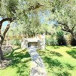 Holiday home Breezy Garden Hideaway In Pula, Private Garden Pula