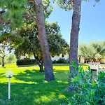 Breezy Garden Hideaway In Pula, Private Garden Holiday home