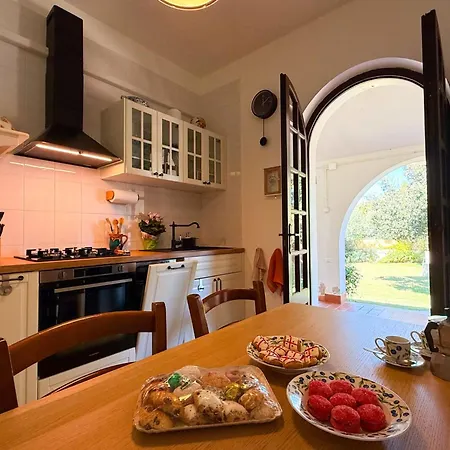Breezy Garden Hideaway In Pula, Private Garden *