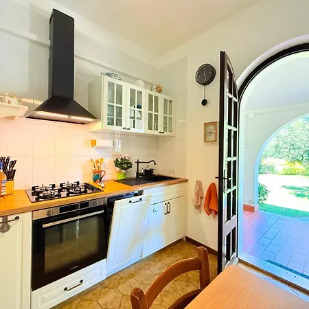 Breezy Garden Hideaway In Pula, Private Garden *