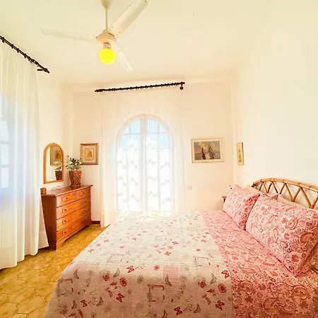 Σπίτι διακοπών Breezy Garden Hideaway In Pula, Private Garden Pula
